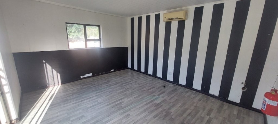 To Let Commercial Property for Rent in Doorn Free State